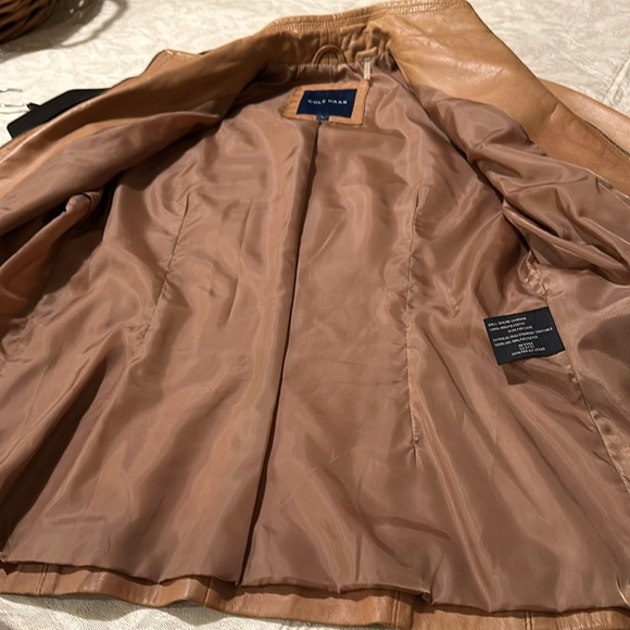 EXCELLENT USED CONDITION COLE HAAN GENUINE LAMBSKIN JACKET. SIZE M. LIKE BUTTER. - Picture 7 of 7